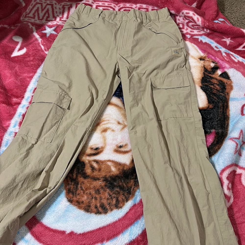 ALO Yoga Beige Cargo Trousers